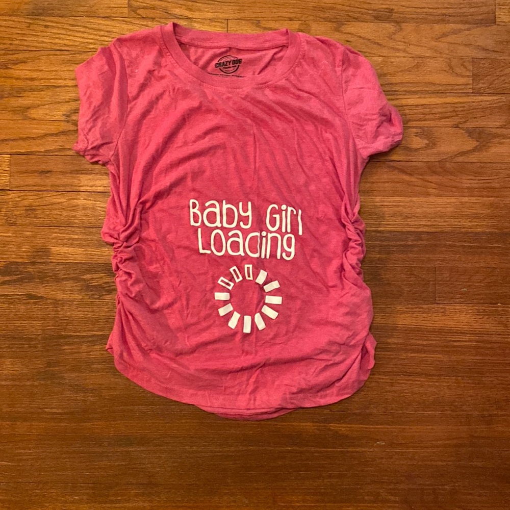 Baby girl loading maternity tee